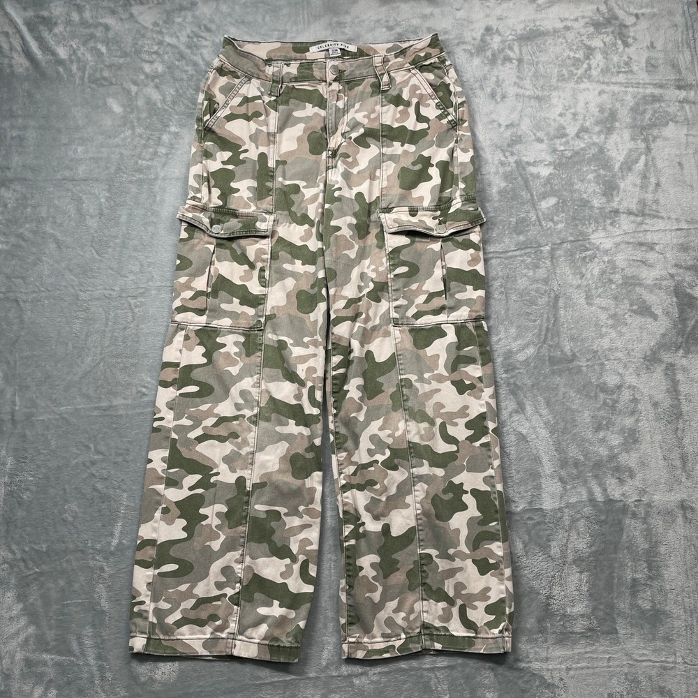 Celebrity Pink Camouflage Cargo Pants Women's Size 7/28 Relaxed Fit
